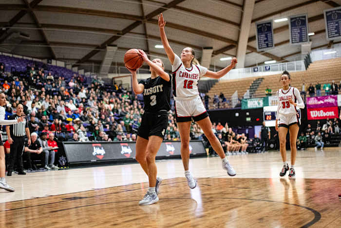 Clackamas Jesuit 6A Oregon girls basketball quarterfinal 2024 Naji Saker-107